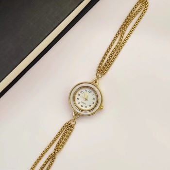 Elegant gold watch 123